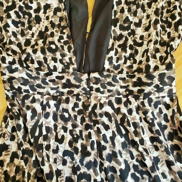RED CARTER Vivian Size Large Jumpsuit Black / Cheetah Print $198+ - Picture 3 of 8